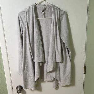 Manduka cardigan size medium in off-white with grey striping